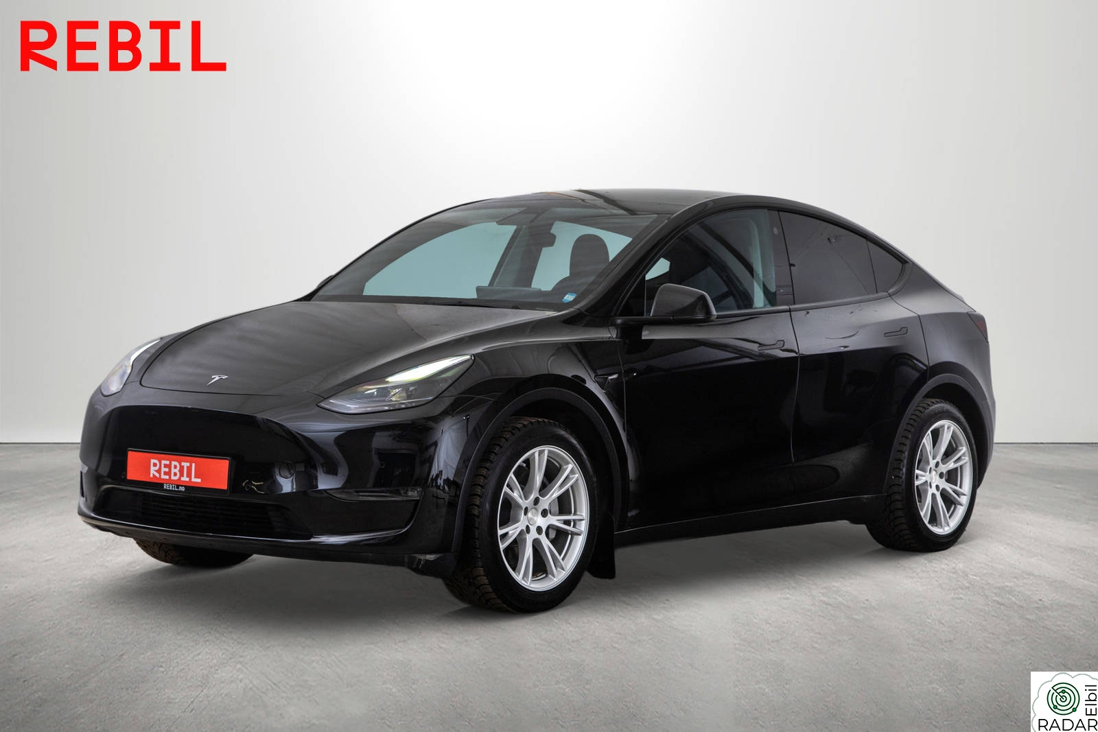 TESLA Model Y 507km(WLTP)/LR/AWD/Ryzen/Navi/R.kam/Pano/AP/V.pumpe