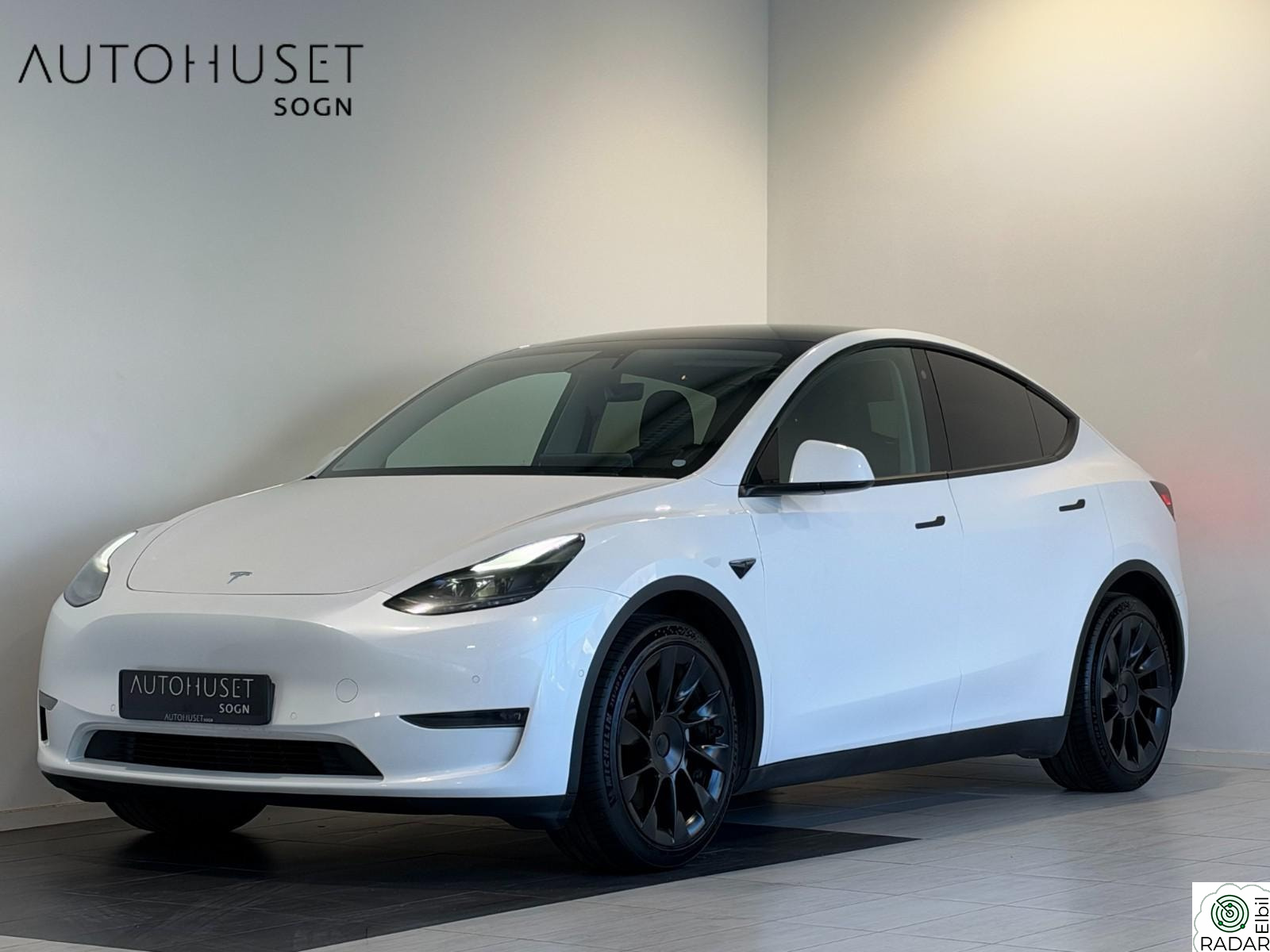 TESLA Model Y LONG RANGE 4X4-PREMIUM INTERIØR-GARANTI 12MND-ACC-KAMER