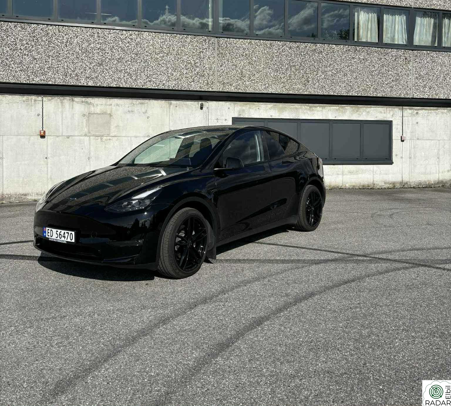 TESLA Model Y Long Range AWD