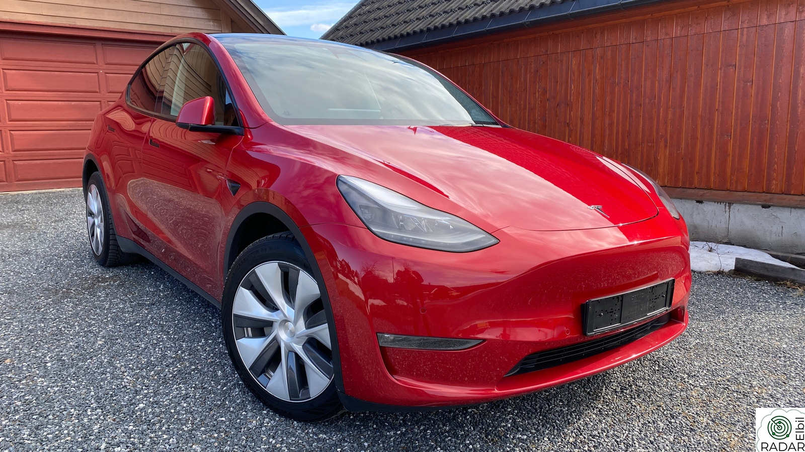 TESLA Model Y Long Range AWD EAP/Summon/Ryzen/Premium/NAF-testet