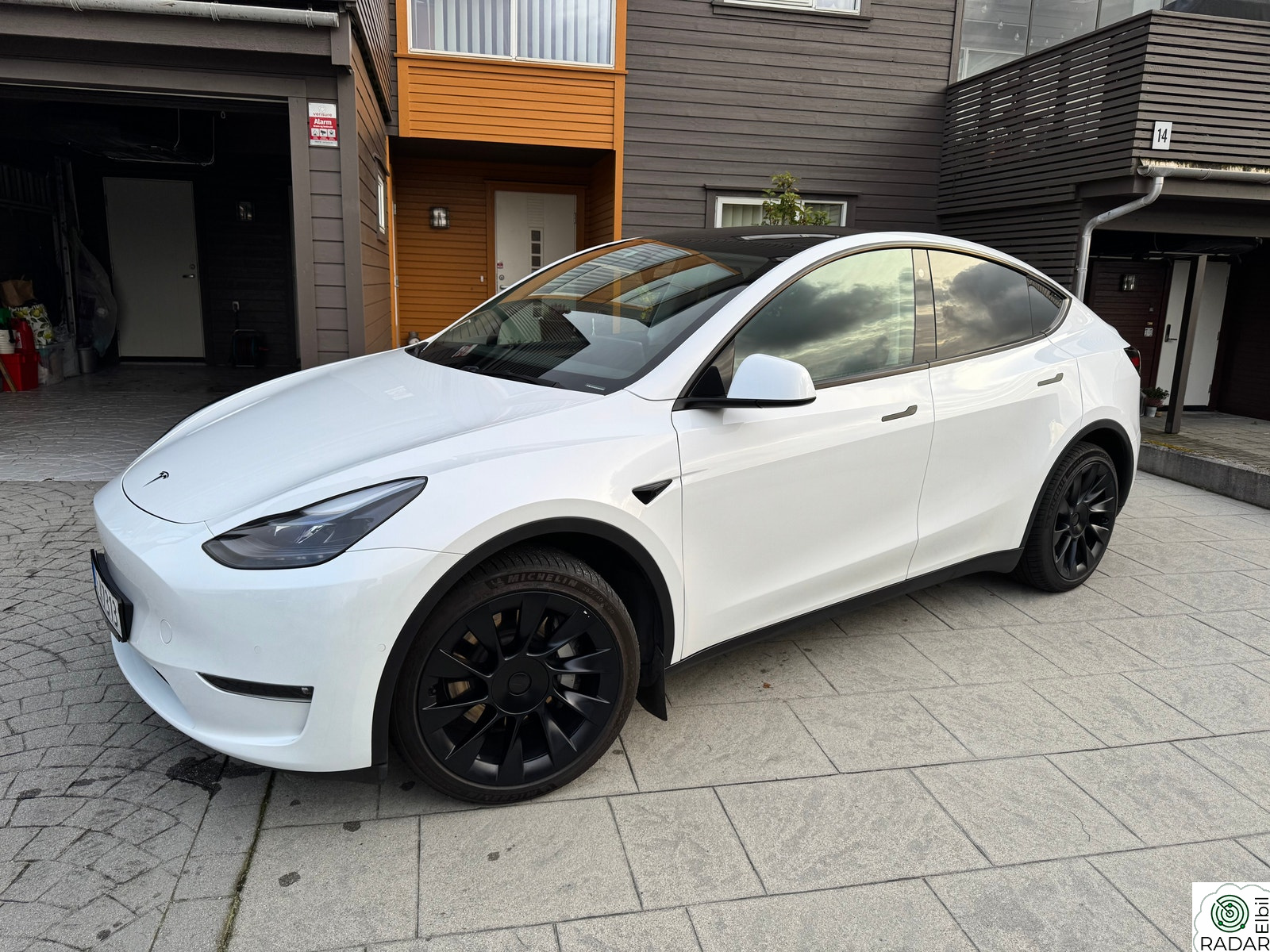 TESLA Model Y Long Range AWD