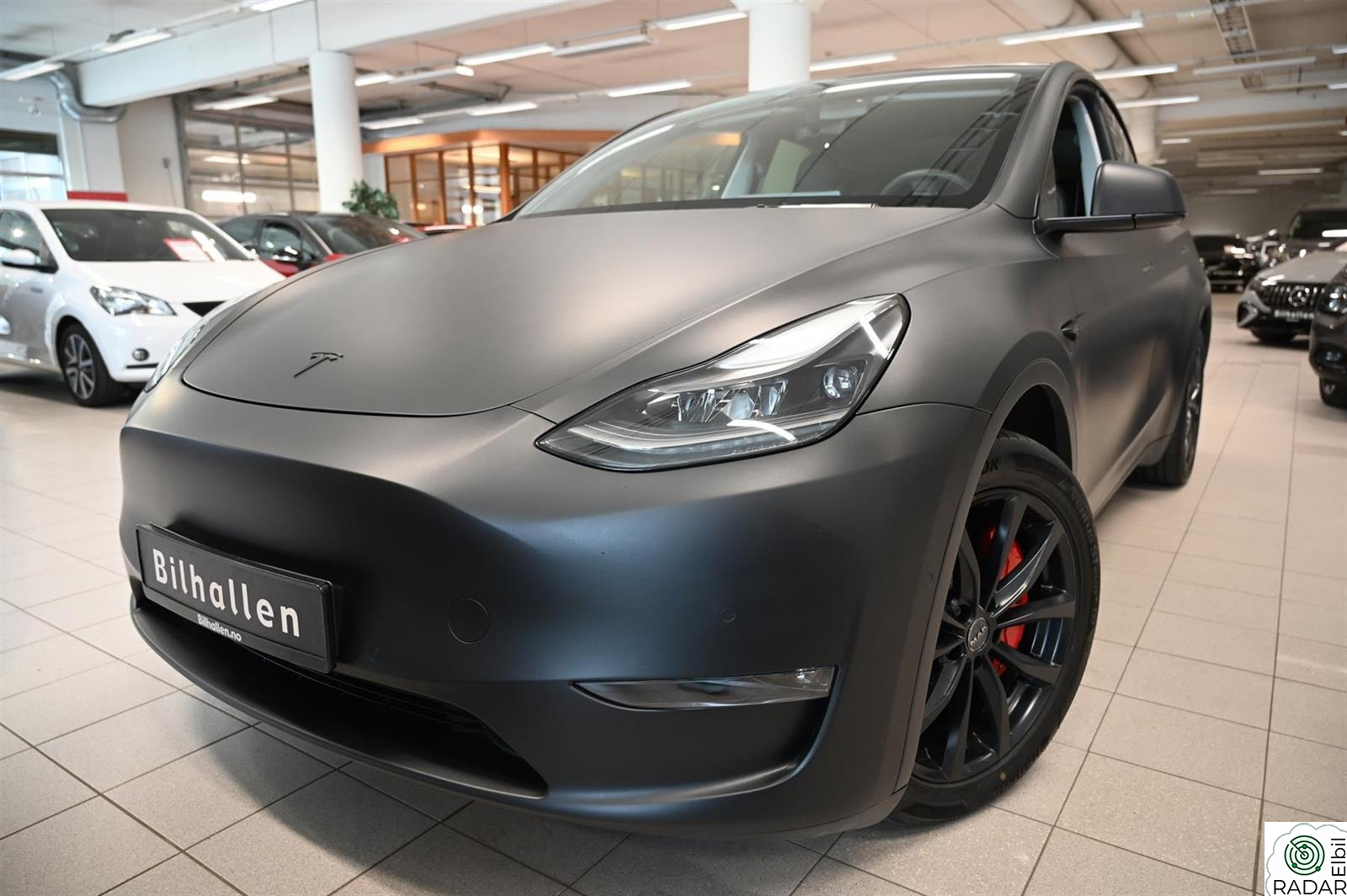 TESLA Model Y Long Range AWD Premium Black