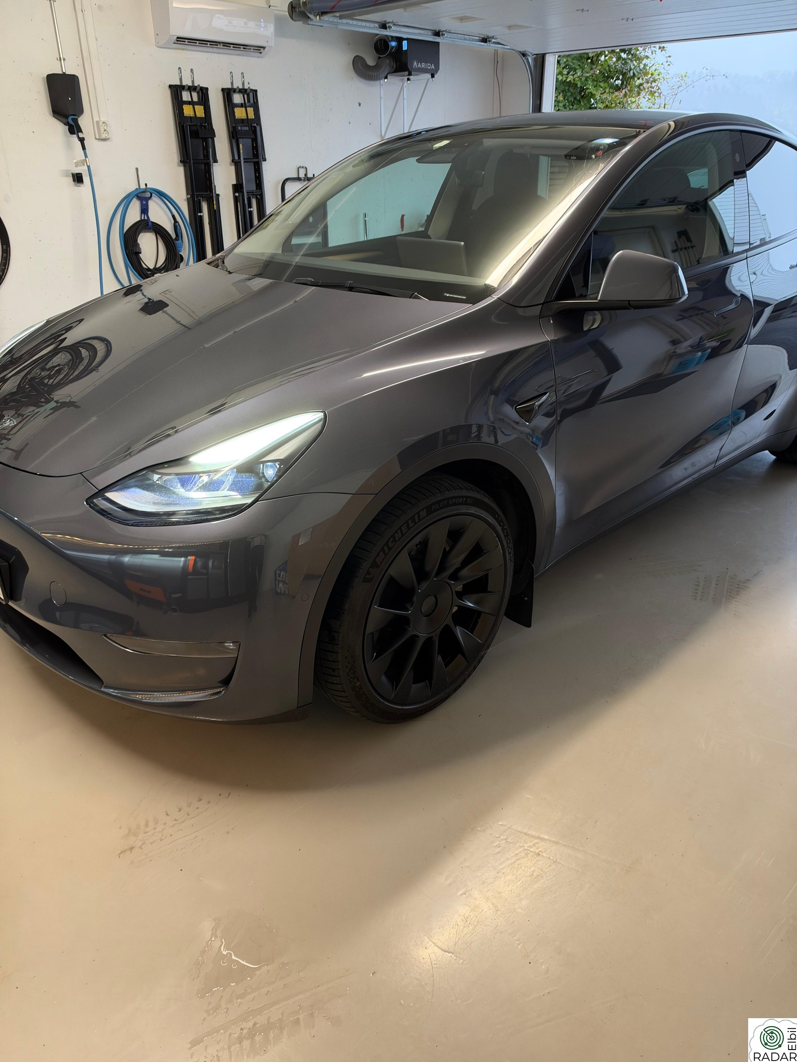 TESLA Model Y Long Range AWD + Lav Kilometer + Hengerfeste