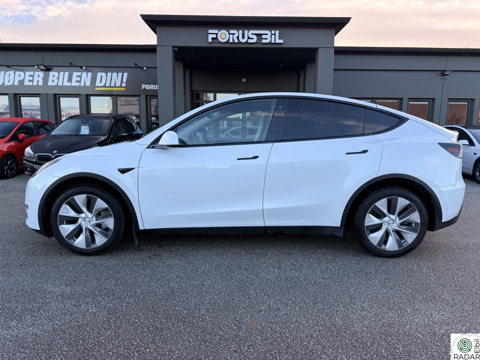 TESLA Model Y Longe Range AWD/1-Eier/Panorama/Krok/Autopilot/Innbytte