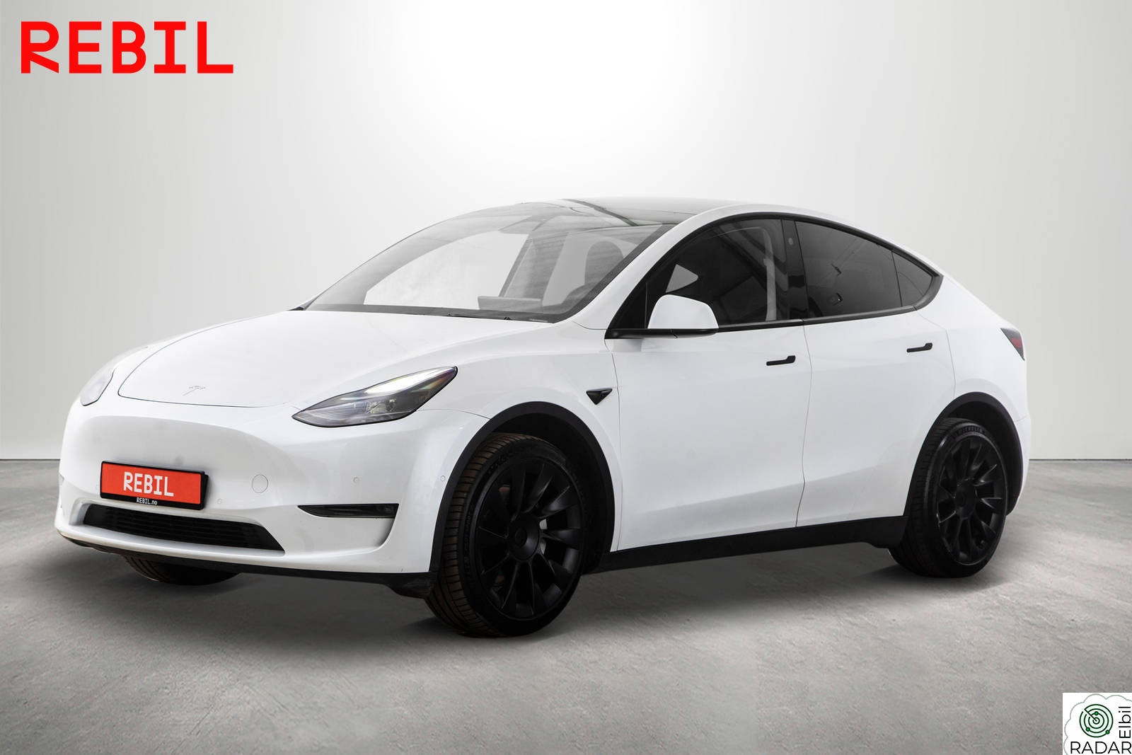 TESLA Model Y 507km(WLTP)/LR/AWD/Ryzen/Navi/R.kam/Pano/AP/V.pumpe