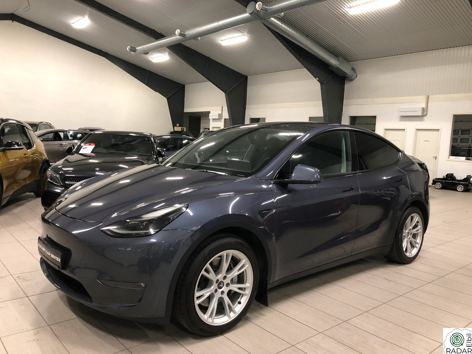 TESLA Model Y LONG RANGE, AWD,AP, KROK, PANO, SKINN, PREMIUM 19"+19"