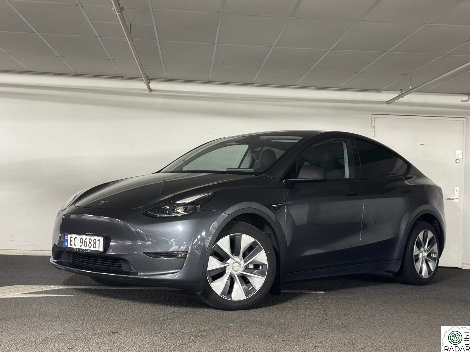 TESLA Model Y LONG RANGE AWD PREMIUM+KROK+AUTOPILOT+S&V HJUL