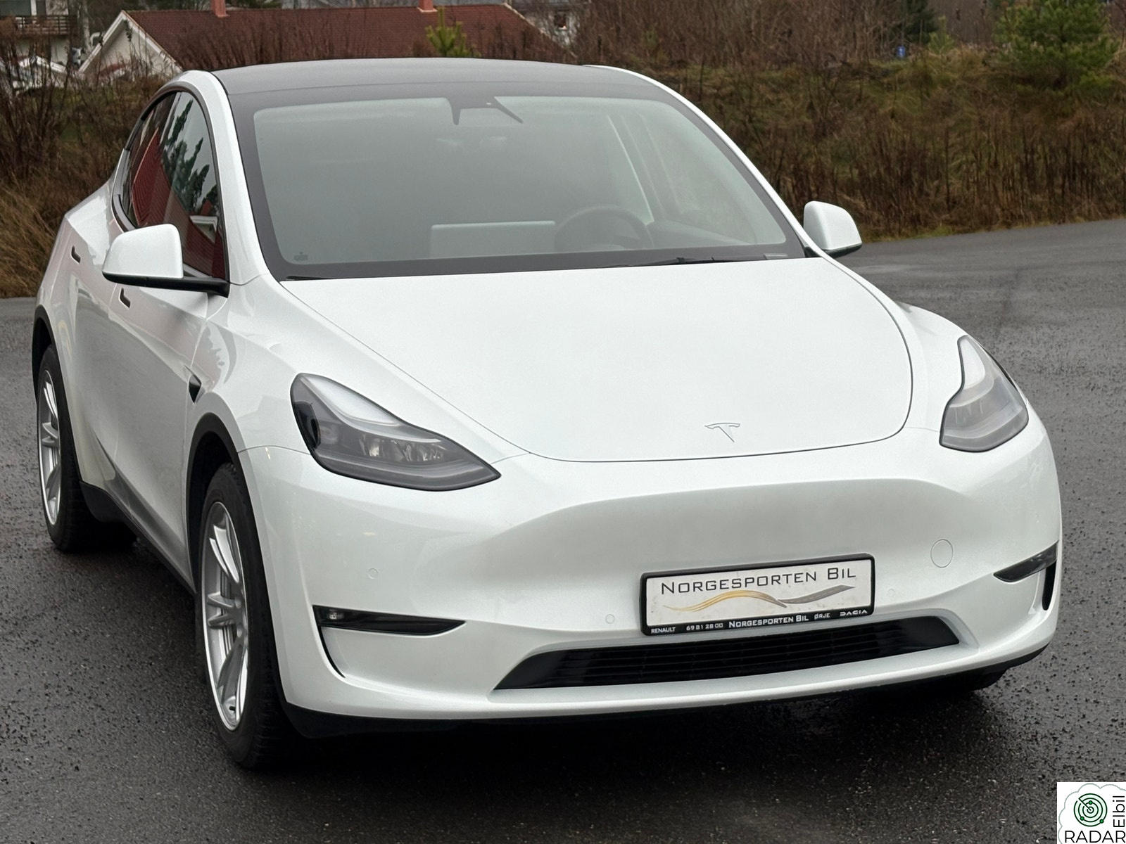 TESLA Model Y Long Range AWD Skinn Premium Krok LAV KM! STRØKEN!