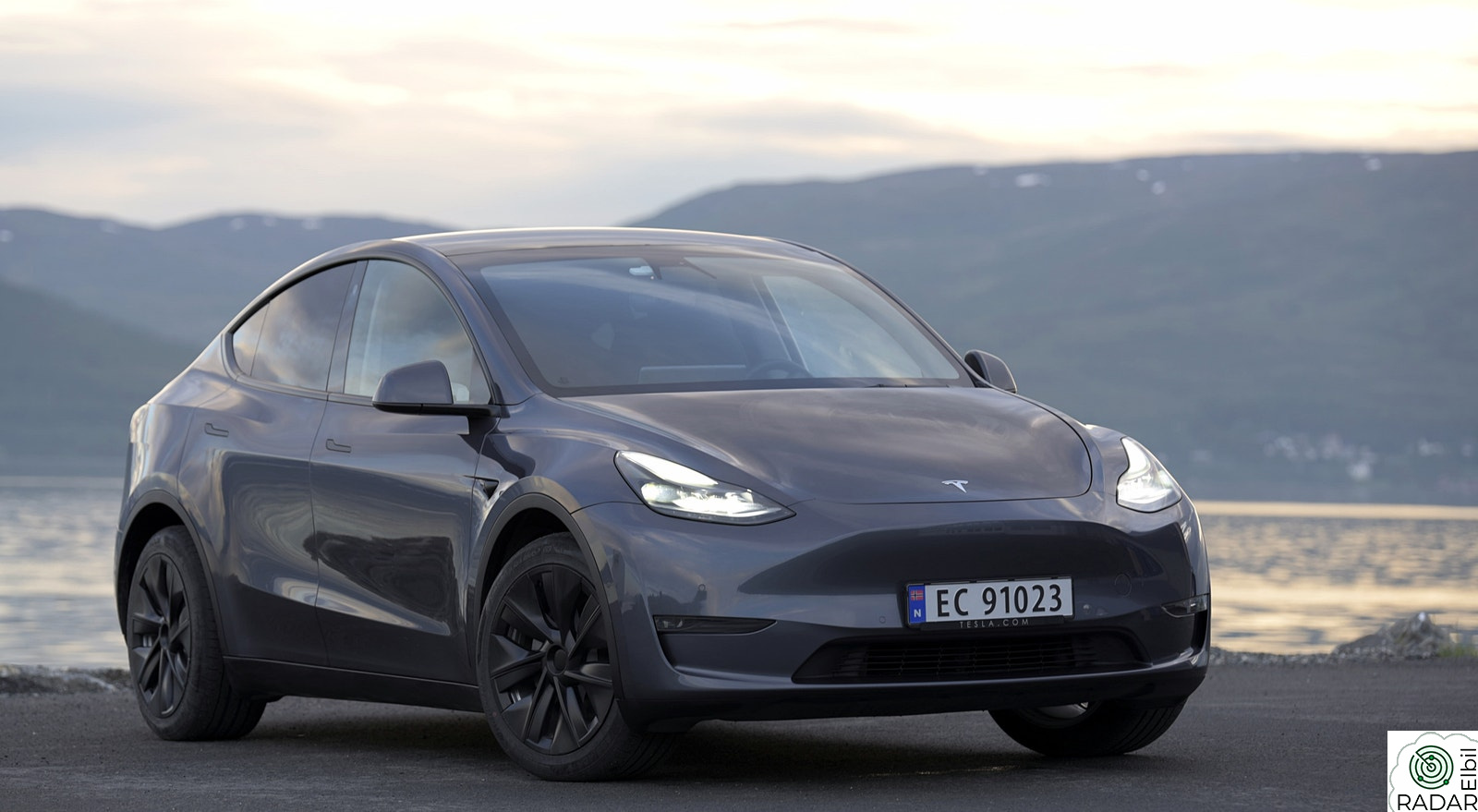 TESLA Model Y Long Range AWD
