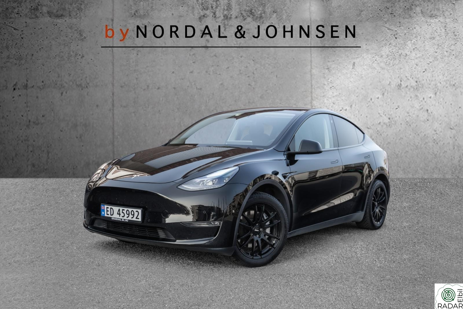 TESLA Model Y LONG RANGE AUTOPILOT SORT/SORT