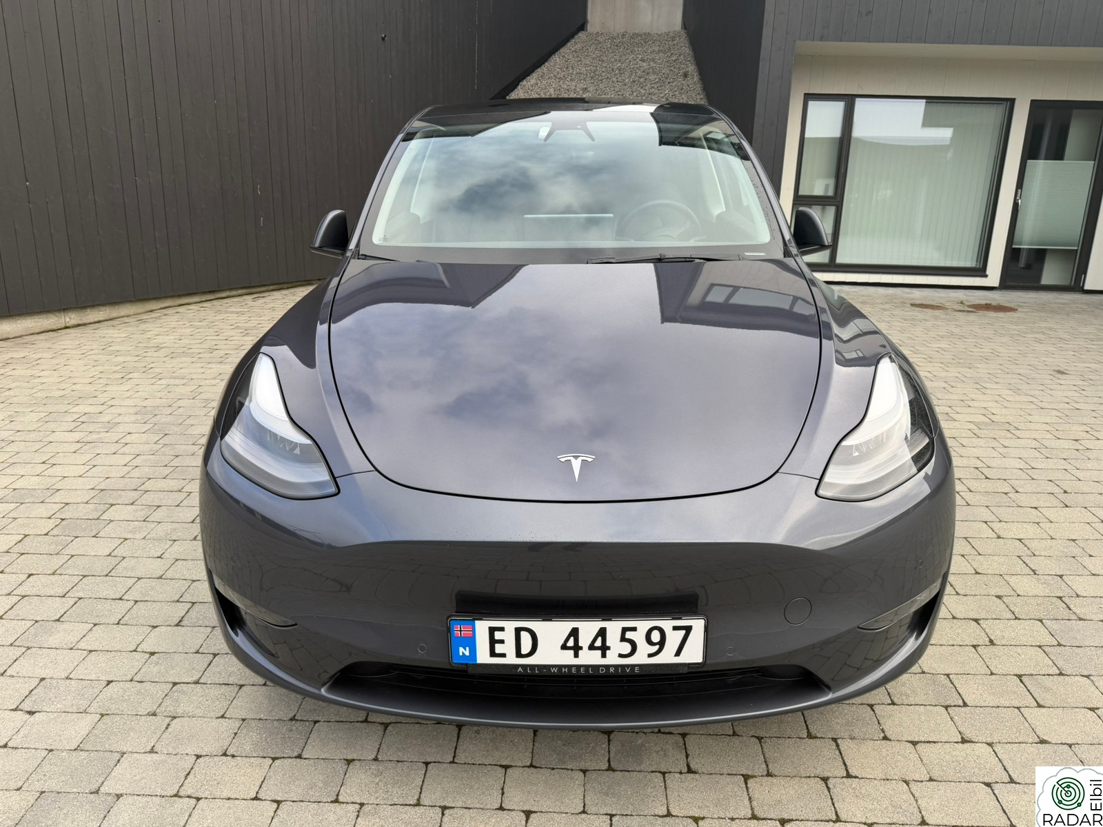 TESLA Model Y AWD-Pent brukt-Ditec lakkbehandlet-Nye sommerdekk i år
