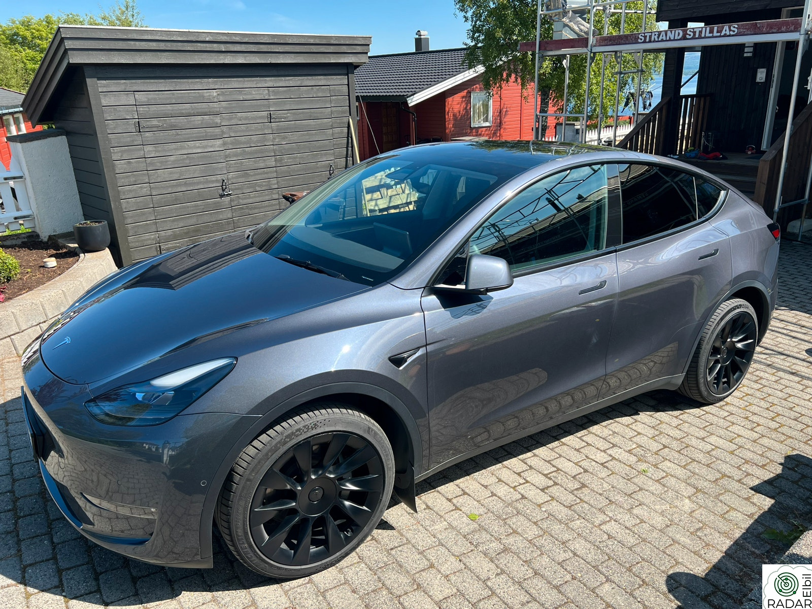 TESLA Model Y Long Range AWD, m/krok