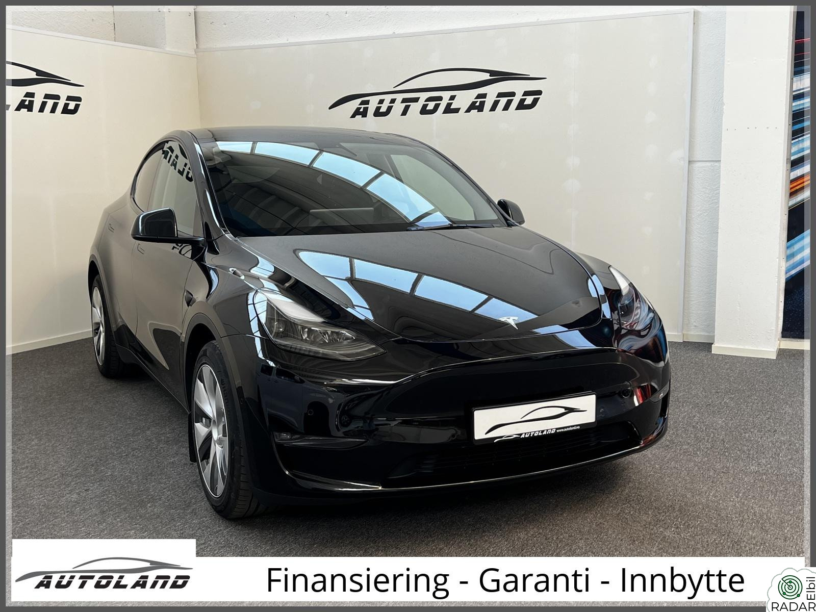 TESLA Model Y LR AWD Autopilot Premium Hengerfeste 533km