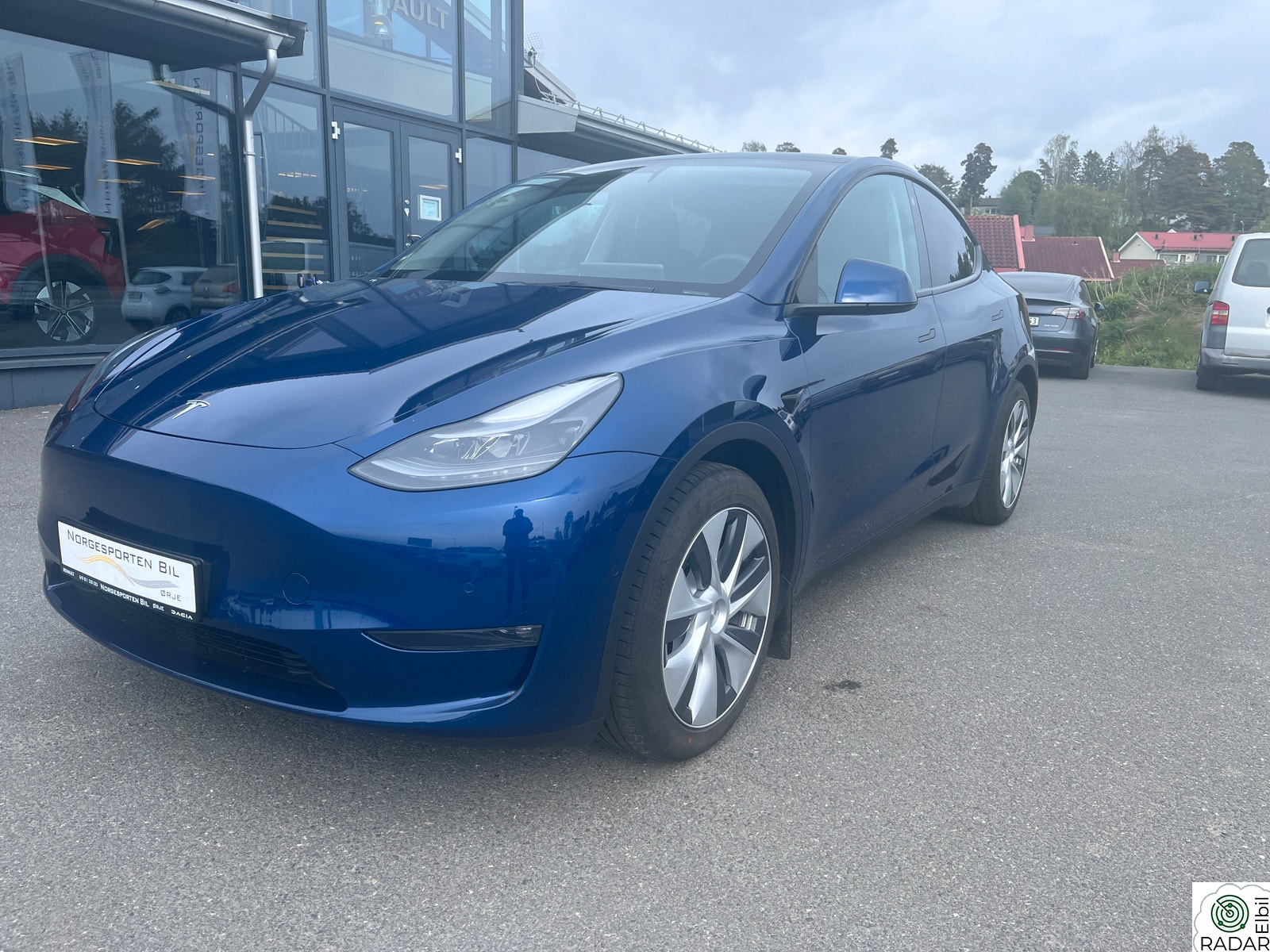 TESLA Model Y Long Range AWD Premium Skinn AP Krok LAV KM!