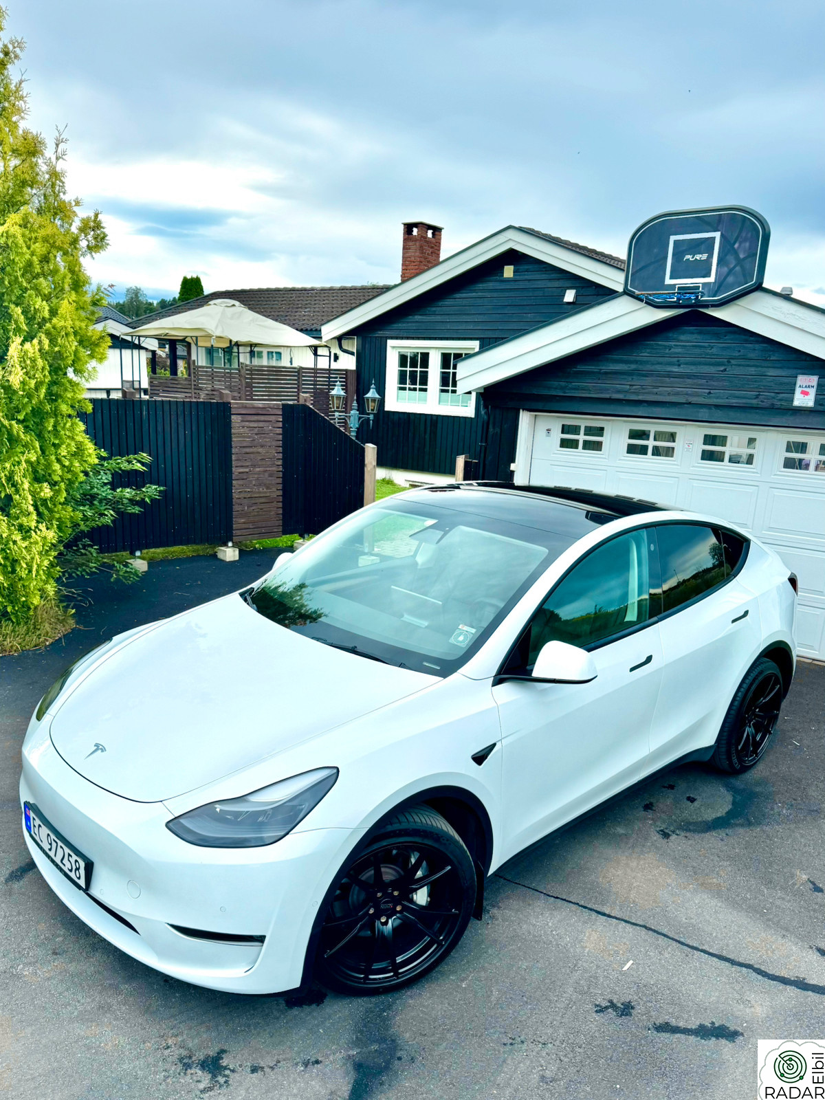 TESLA Model Y Long Range AWD