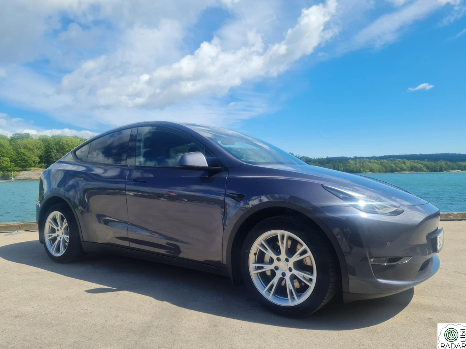 TESLA Model Y Long Range m/Hengerfeste AWD - NY PRIS
