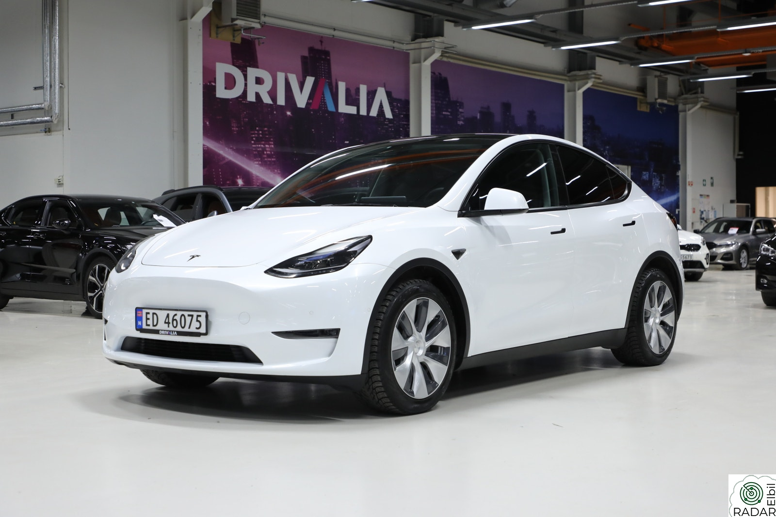 TESLA Model Y Long Range AWD/Skinn/Acc/Kamera