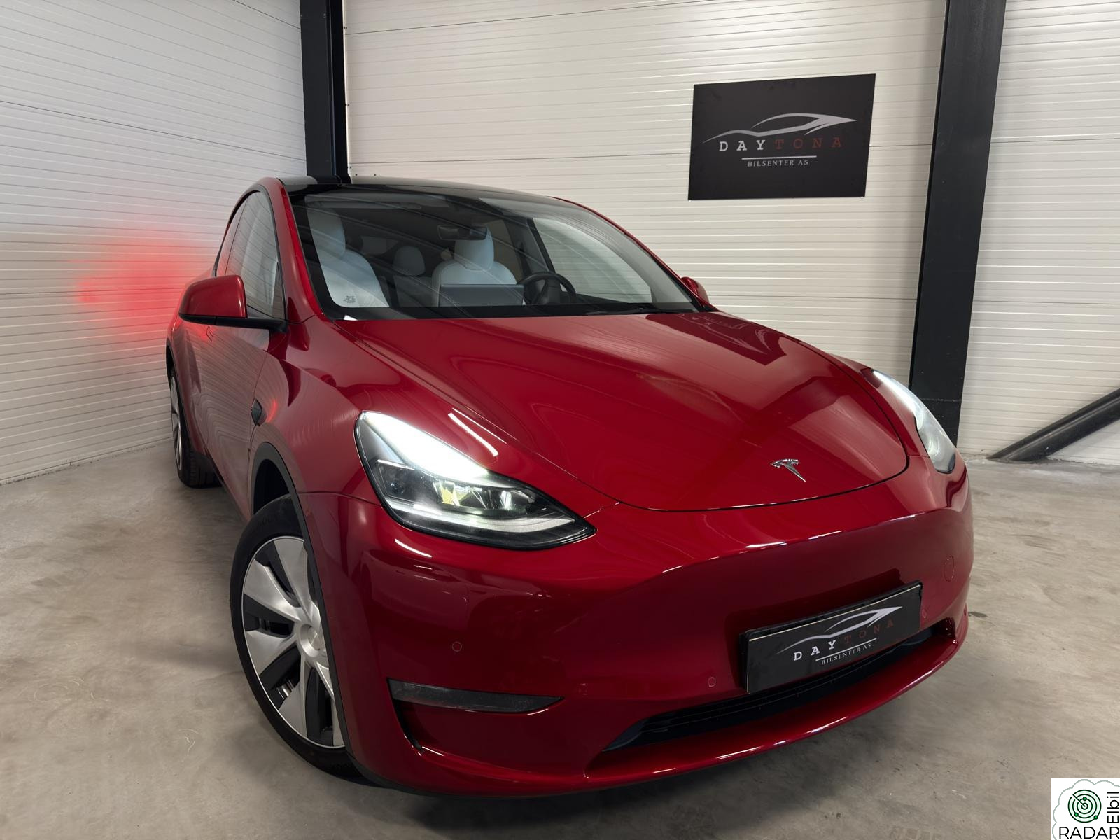 TESLA Model Y Longe Range AWD 542km/ AMD Ryzen/ H.feste/ Varmepumpe