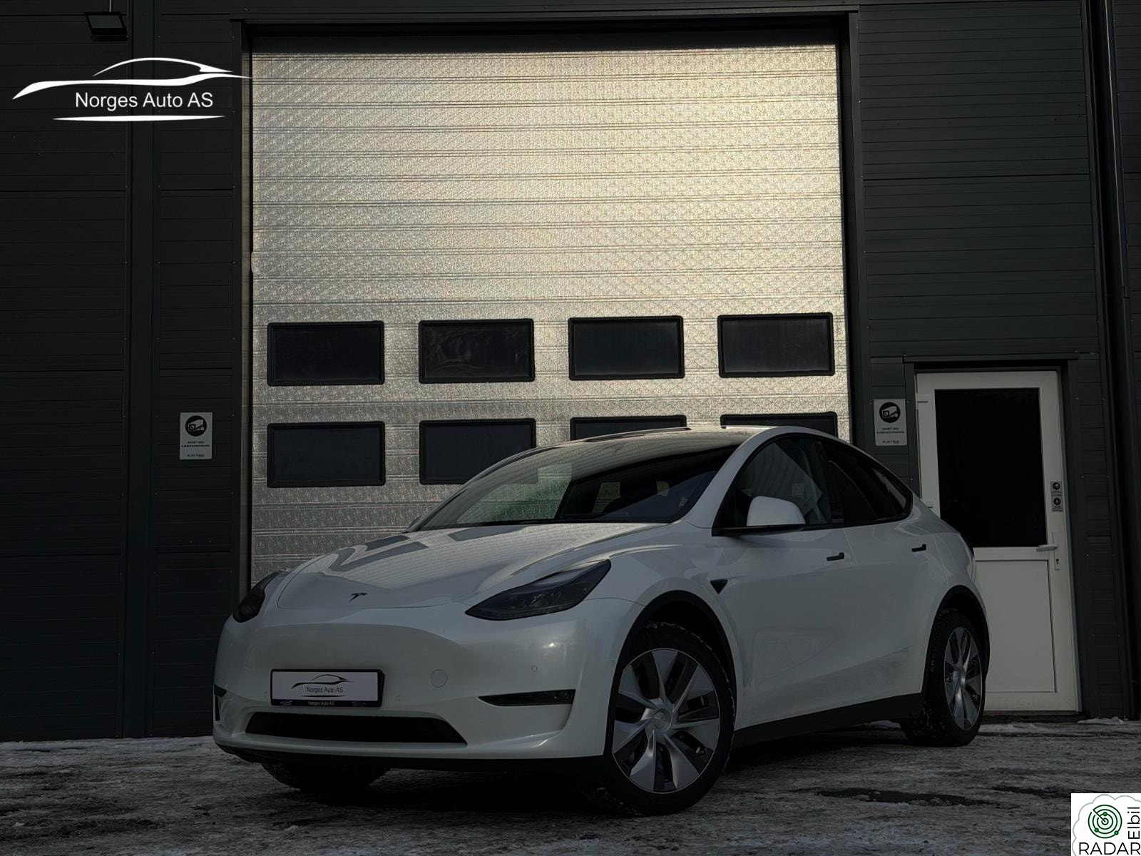 TESLA Model Y Long Range AWD 542km | Skinn | AP | Hengerfeste | Euok