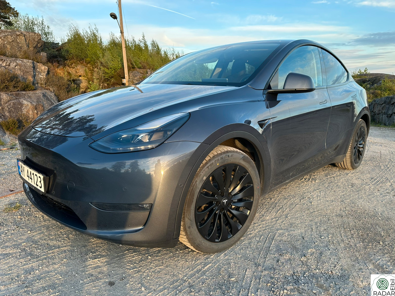TESLA Model Y LR AWD FSD Autopilot.524km.Hengerfeste, El minne fører,