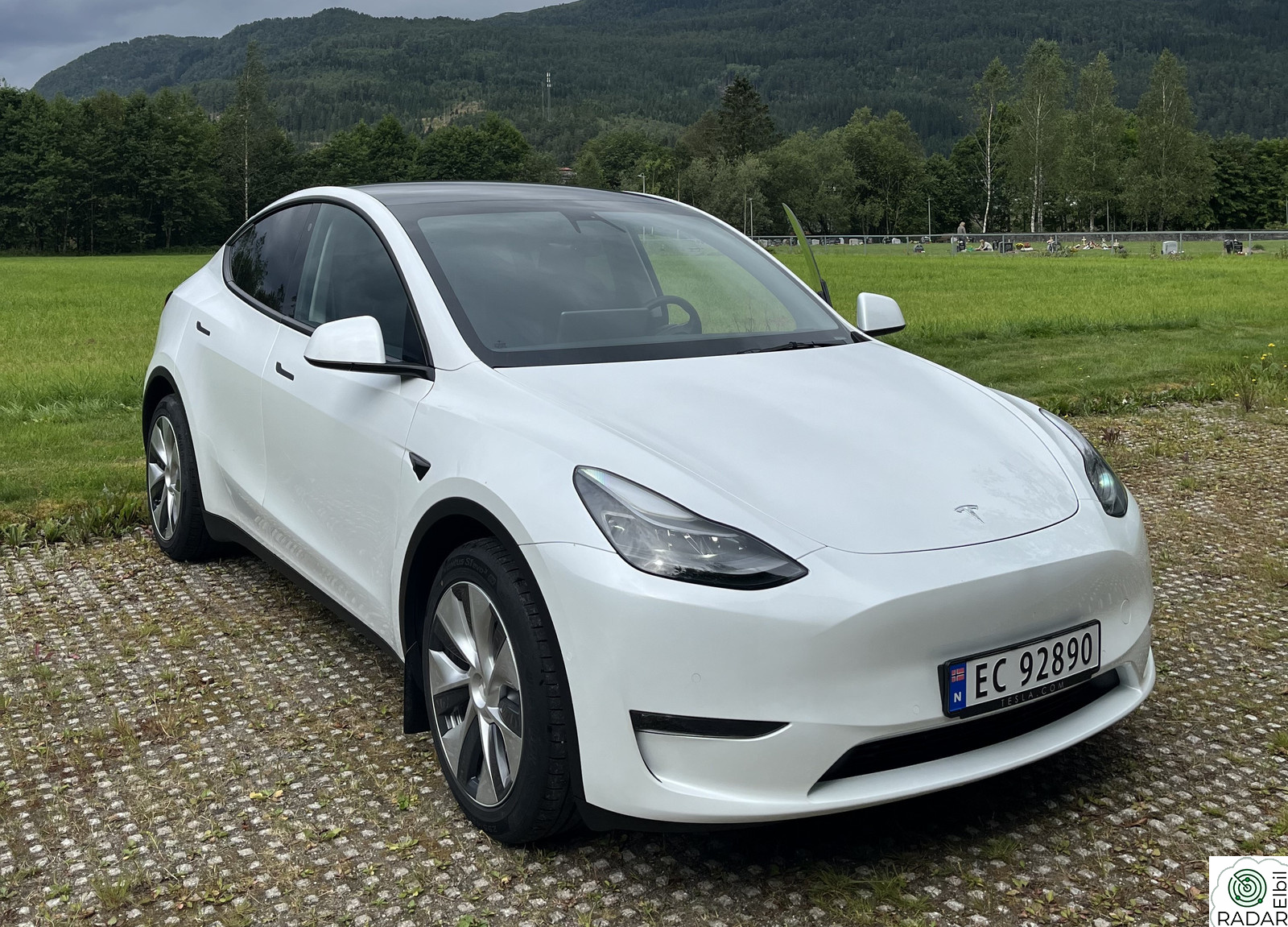TESLA Model Y Long Range AWD