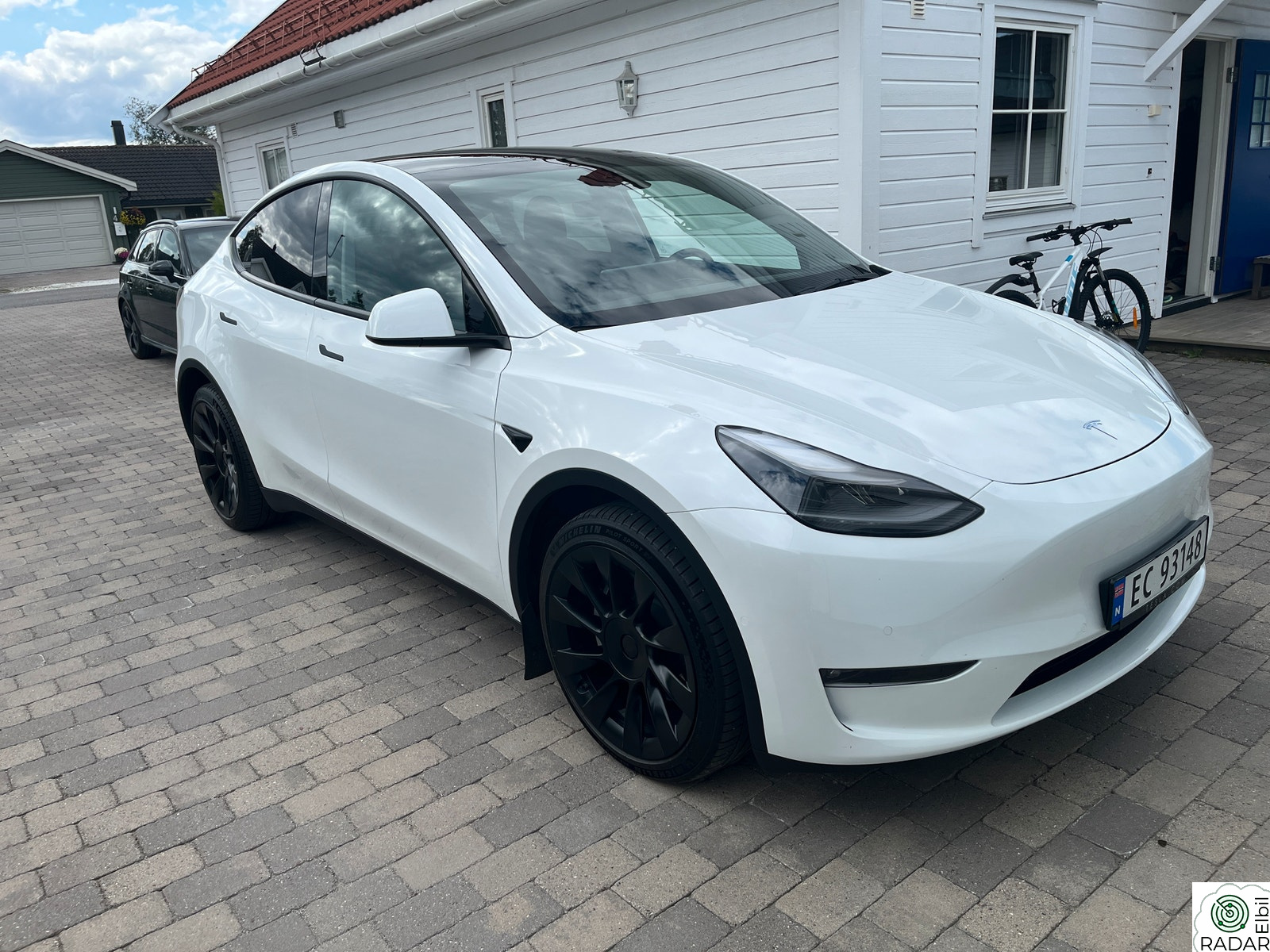 TESLA Model Y Long Range AWD