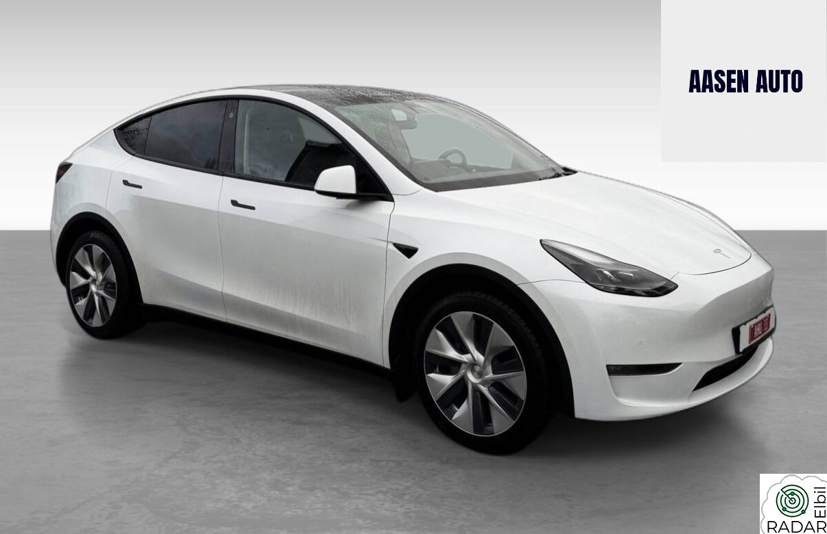 TESLA Model Y Long range AWD Pano / Krok / Autopilot +++