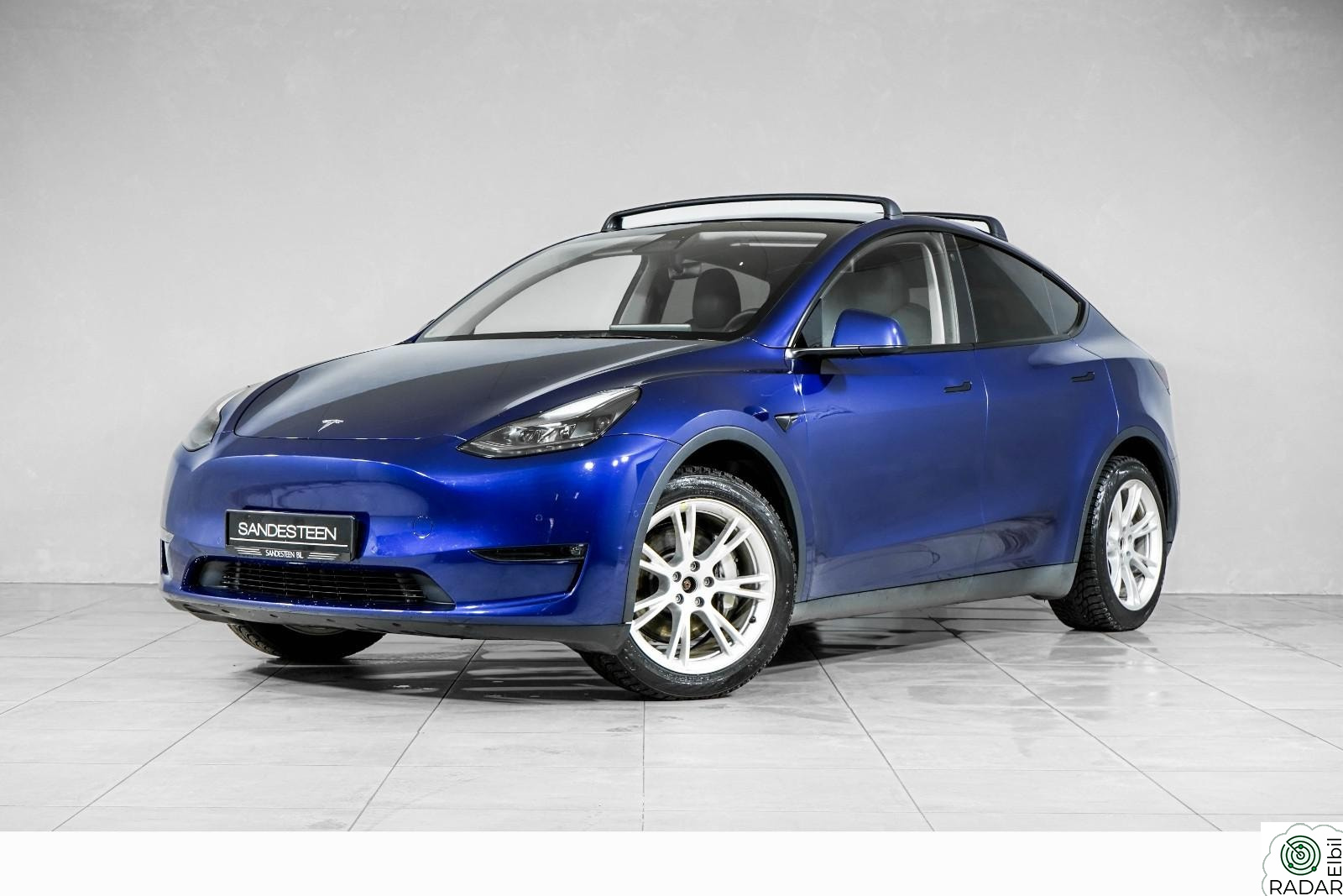 TESLA Model Y LONG RANGE/AMD RYZEN/PANO/HENGERFESTE/AUTOPILOT