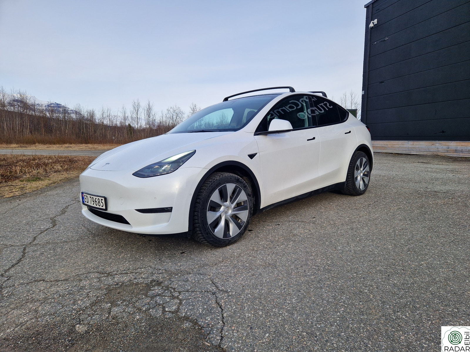 TESLA Model Y Long Range AWD - Avtagbart Tilhengerfeste
