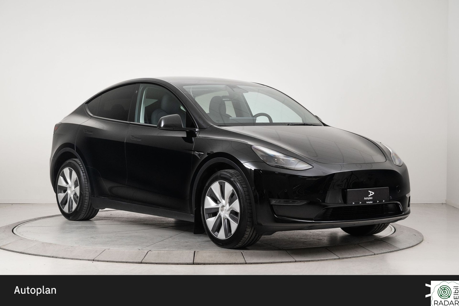 TESLA Model Y Long Range AWD | Varmepumpe/Pano/Krok