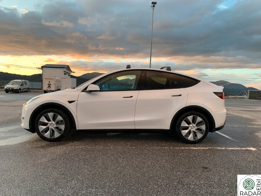 TESLA Model Y Long Range AWD  542WLTP med Hengerfeste