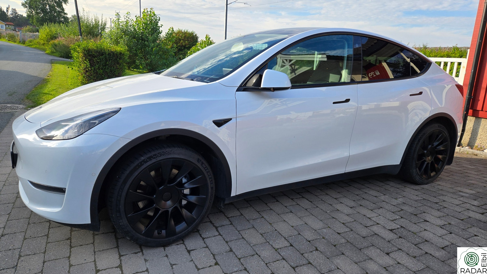 TESLA Model Y Long Range AWD