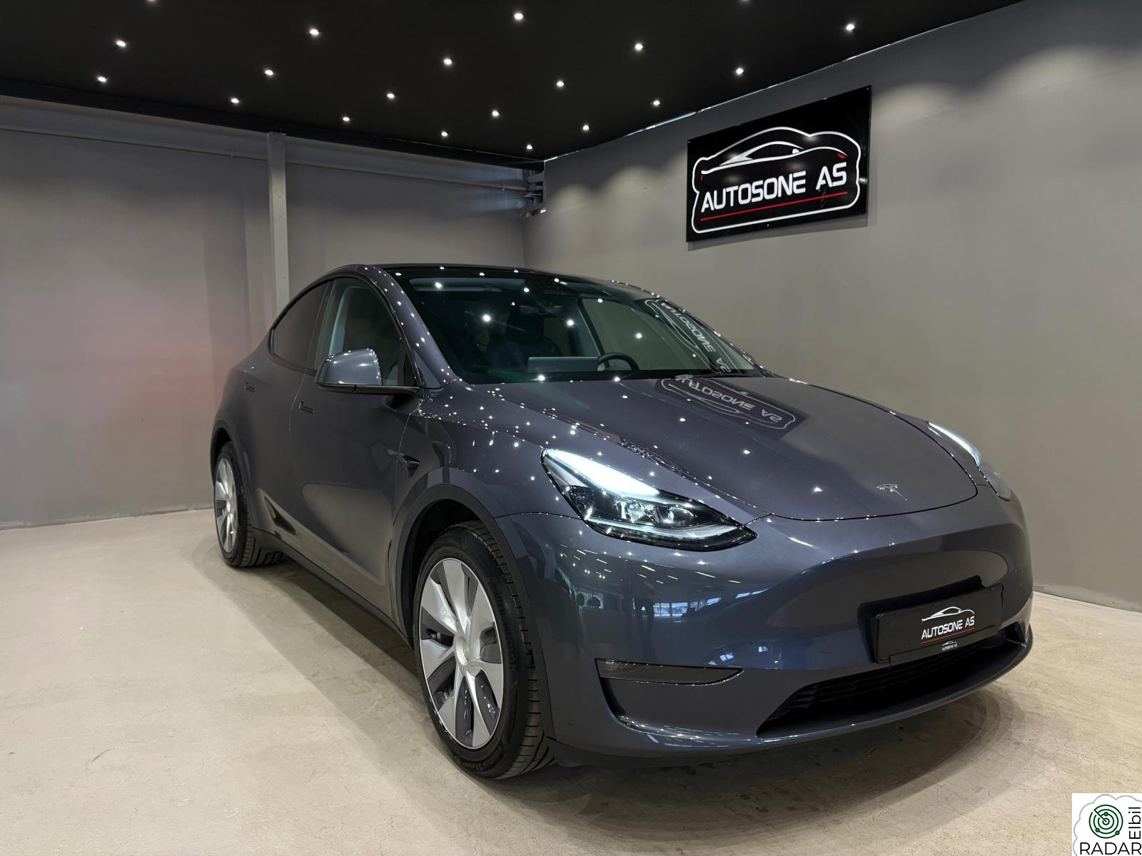 TESLA Model Y Long Range / AWD / LAV KM / Krok / AP / Ryzen / Premium