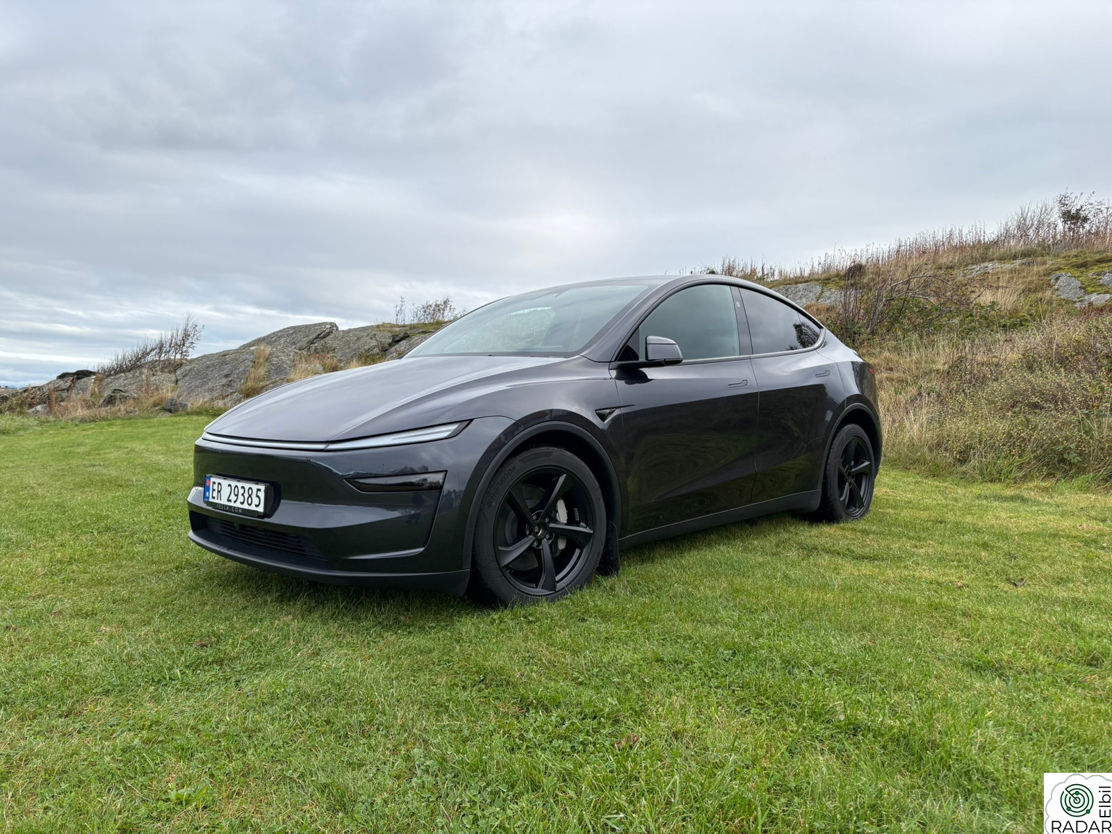 TESLA Model Y Premium Long Range AWD 19'' sommer/vinterhjul