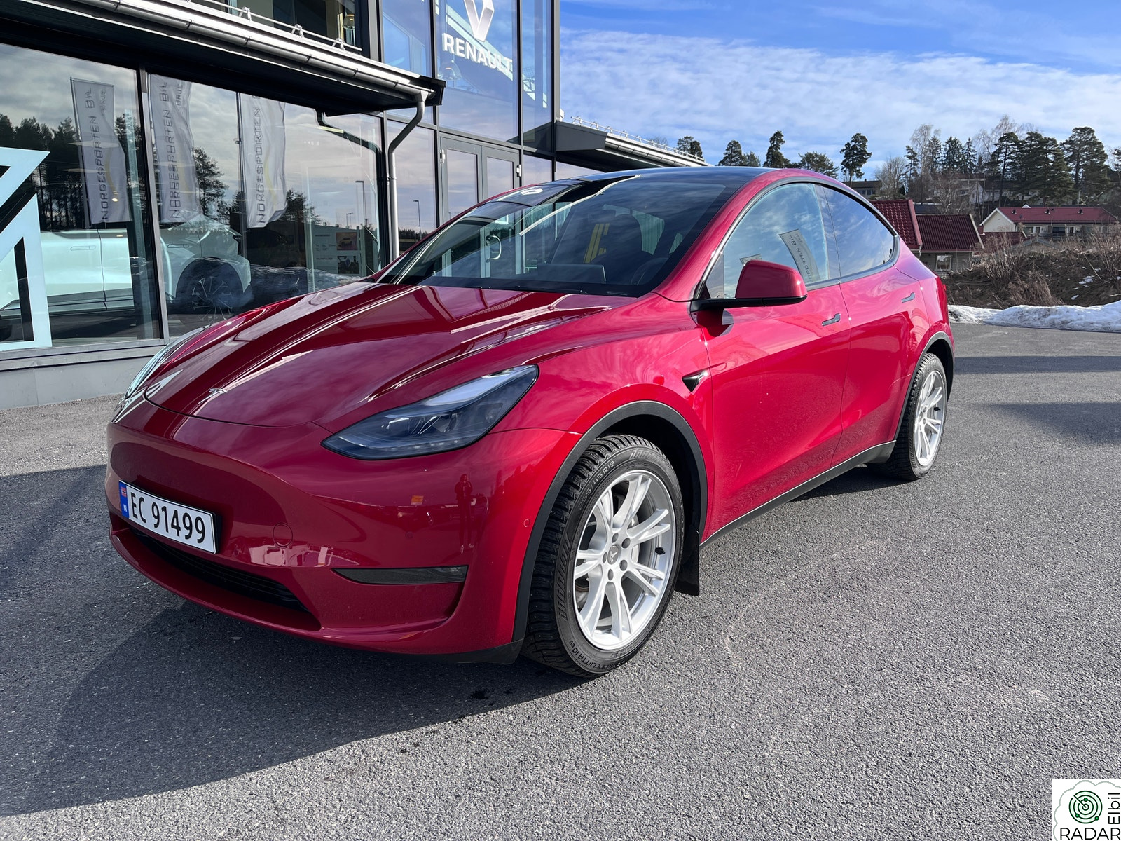 TESLA Model Y Long Range AWD Premium Skinn 20" Induction Krok LAV KM