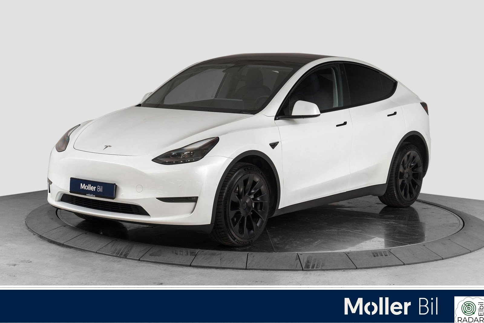 TESLA Model Y Long Range AWD - R.Kam, Pano, LED, Navi