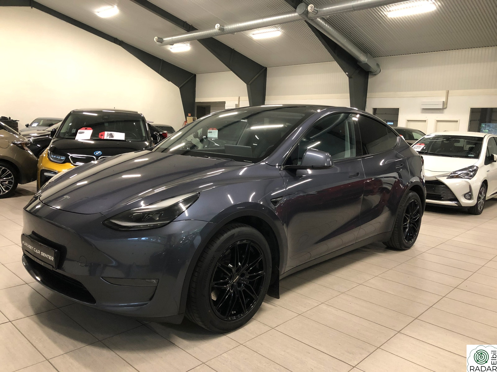TESLA Model Y LONG RANGE, AWD,AP, KROK, PANO, SKINN, PREMIUM 19"+19"