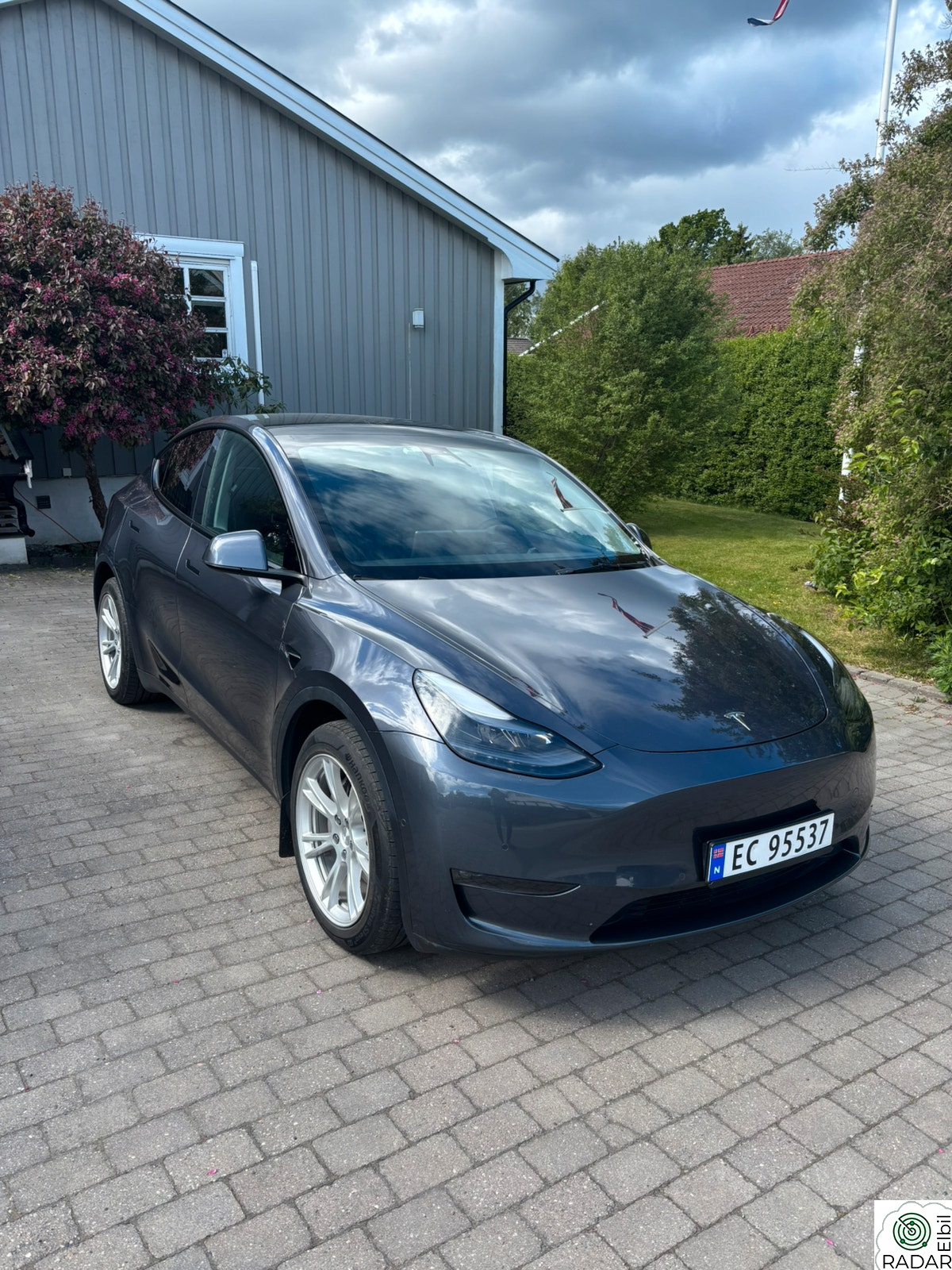 TESLA Model Y Long Range AWD
