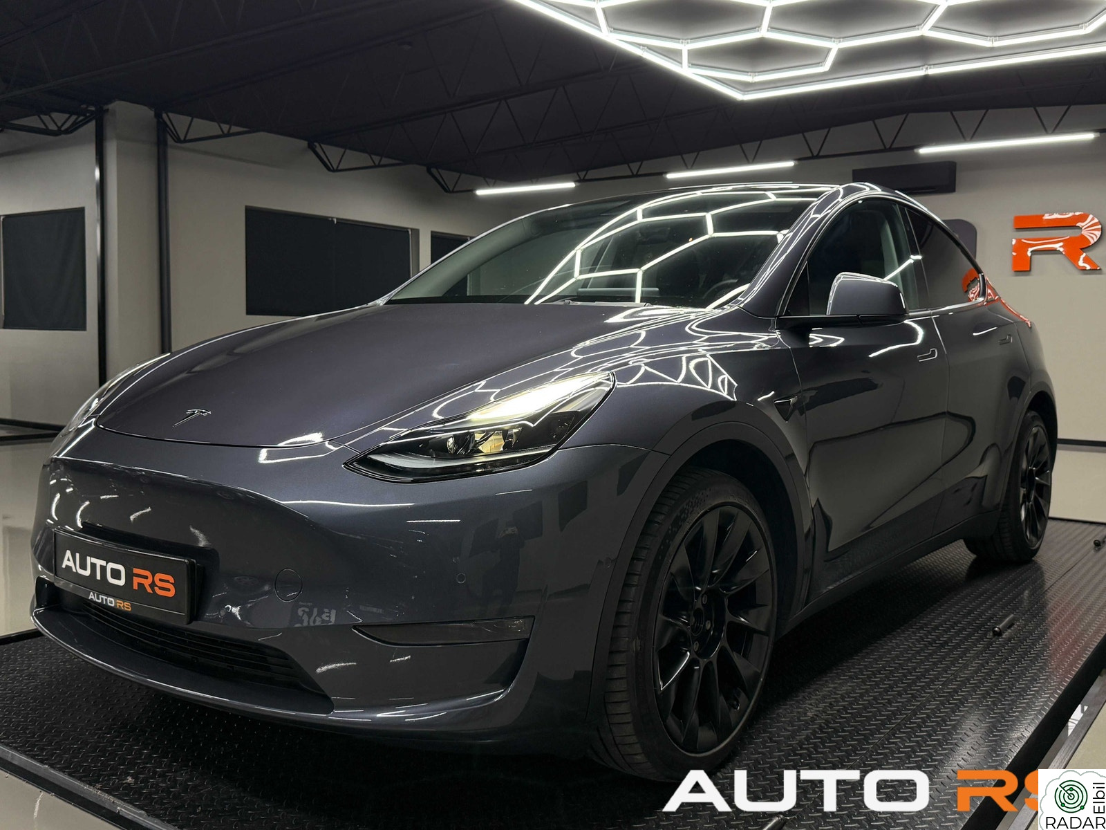 TESLA Model Y LONG RANGE AWD|1 EIER|HENGERFESTE|PREMIUM|AP|VARMEPUMPE