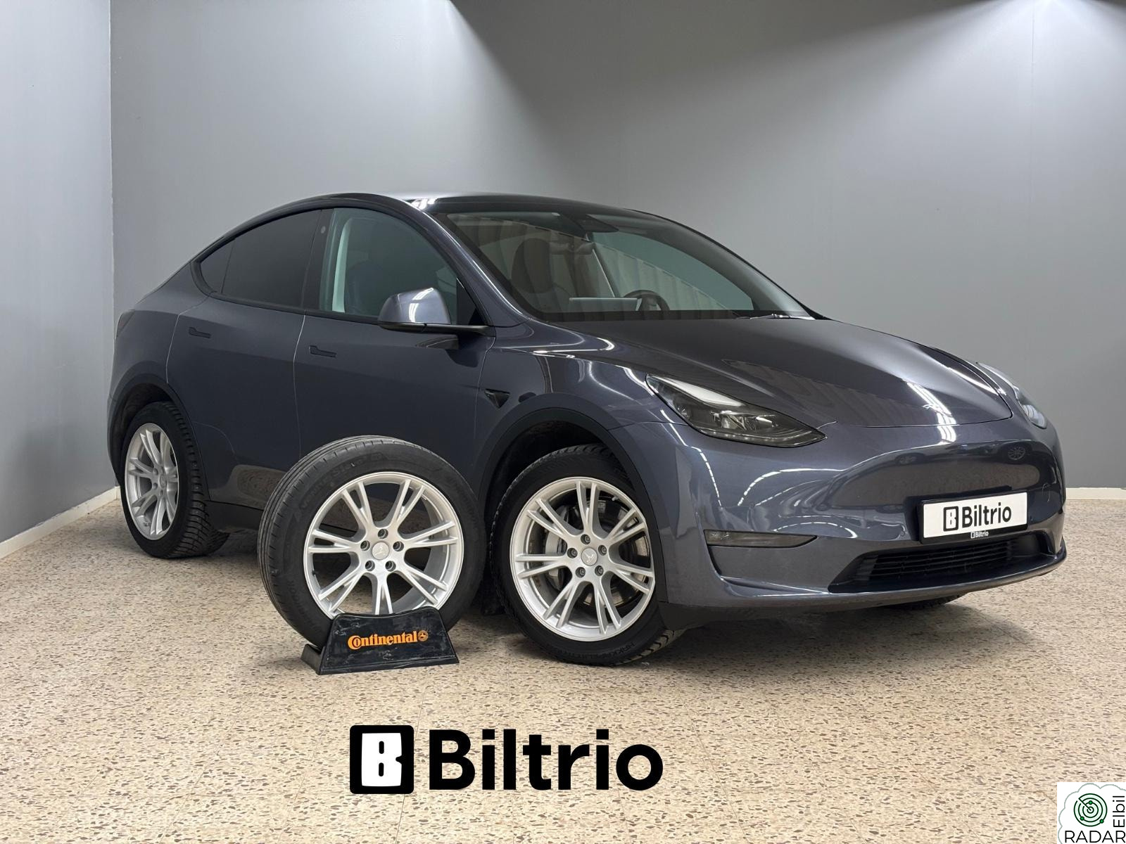 TESLA Model Y LongRange/AWD/Premium/Panorama