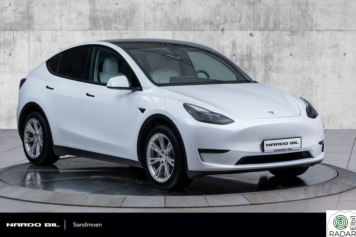 TESLA Model Y Tesla Model Y Long Range AWD Med Krok