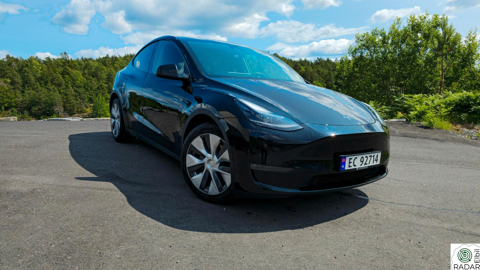TESLA Model Y Long Range AWD, AutoPilot, Krok, Nybilgaranti!