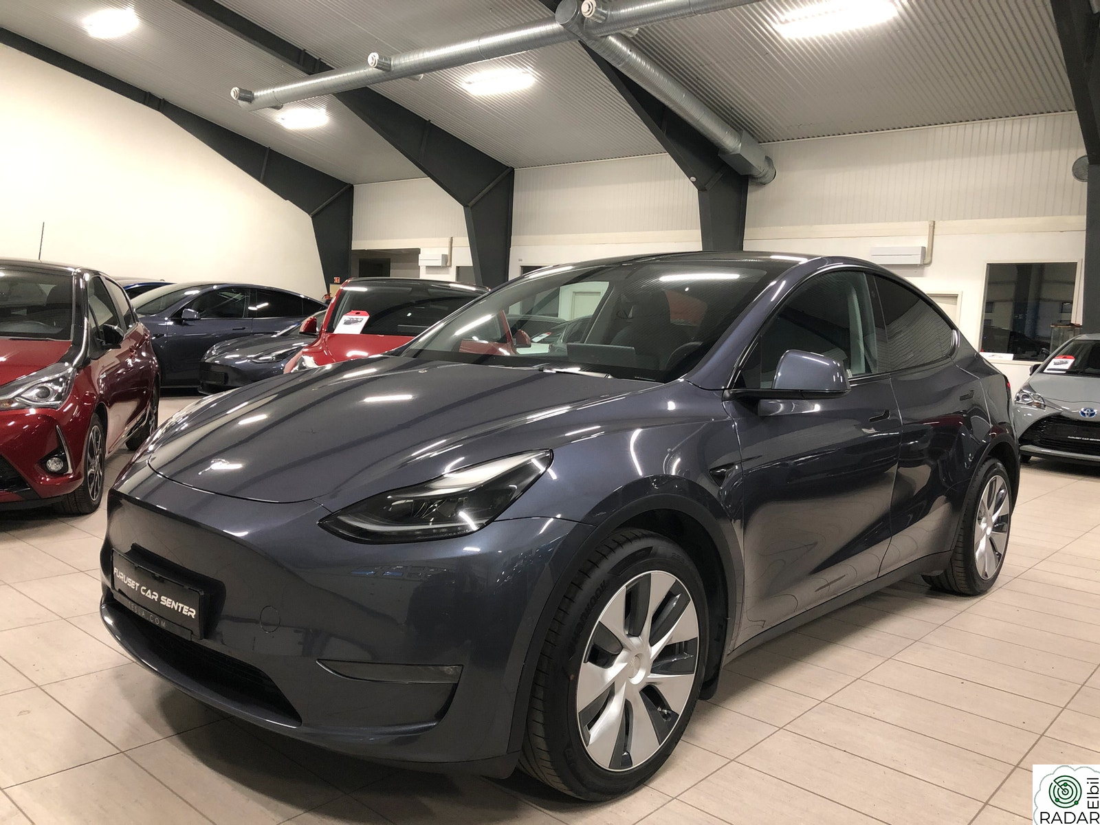 TESLA Model Y LONG RANGE, AWD,AP, KROK, PANO, SKINN, PREMIUM 19"+19"