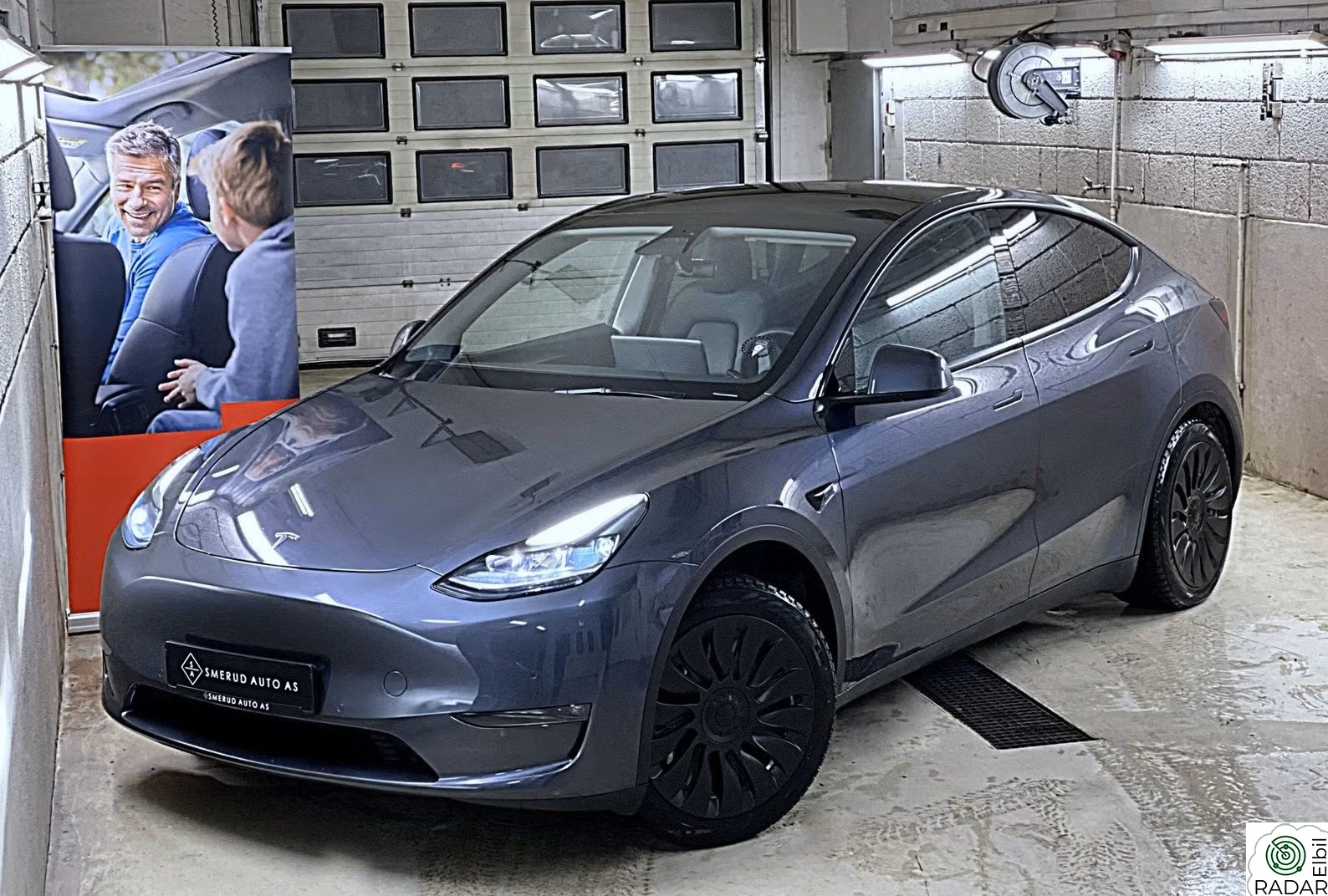 TESLA Model Y Long Range | 4X4 | Hengerfeste | Autopilot | Premium