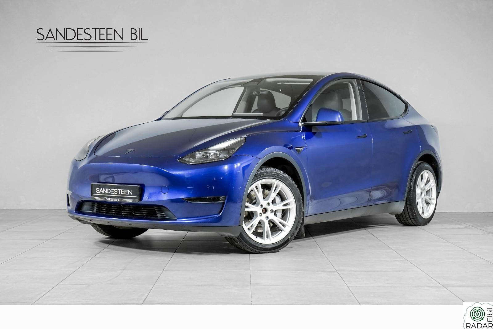 TESLA Model Y 530KM/LONG RANGE/SKINN/ELSETER/PANORAMA/AUTOPILOT+++