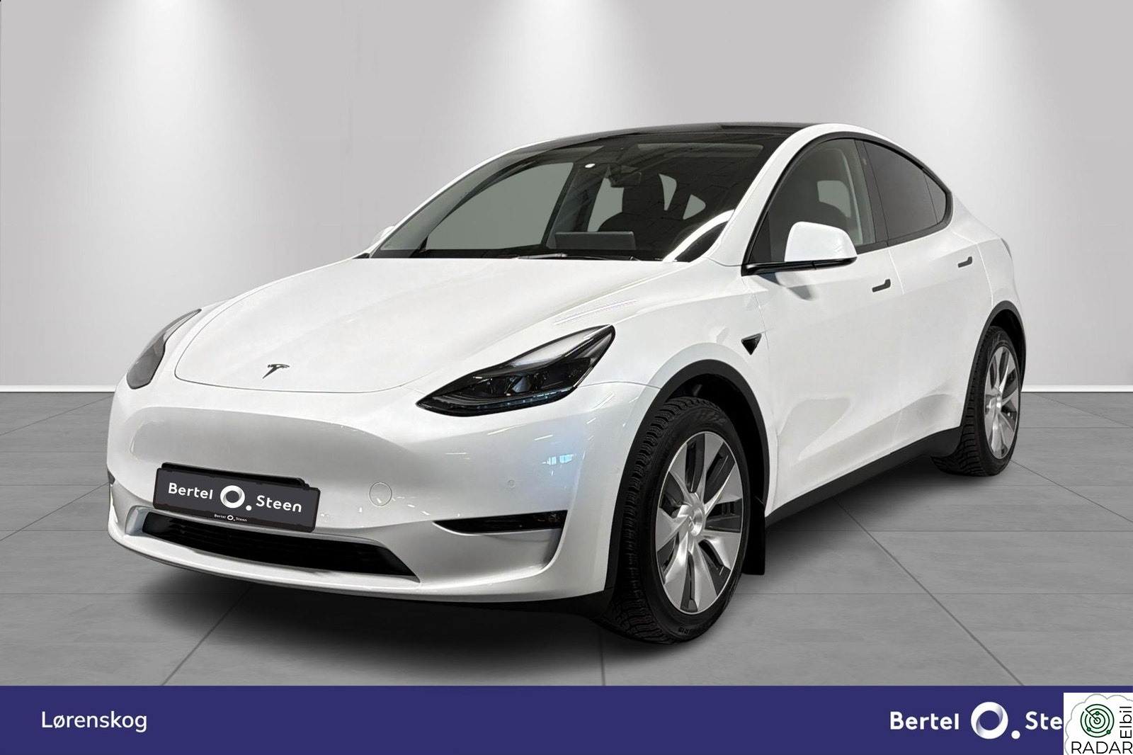TESLA Model Y Long Range AWD | 360° | Panorama | Hengerfeste