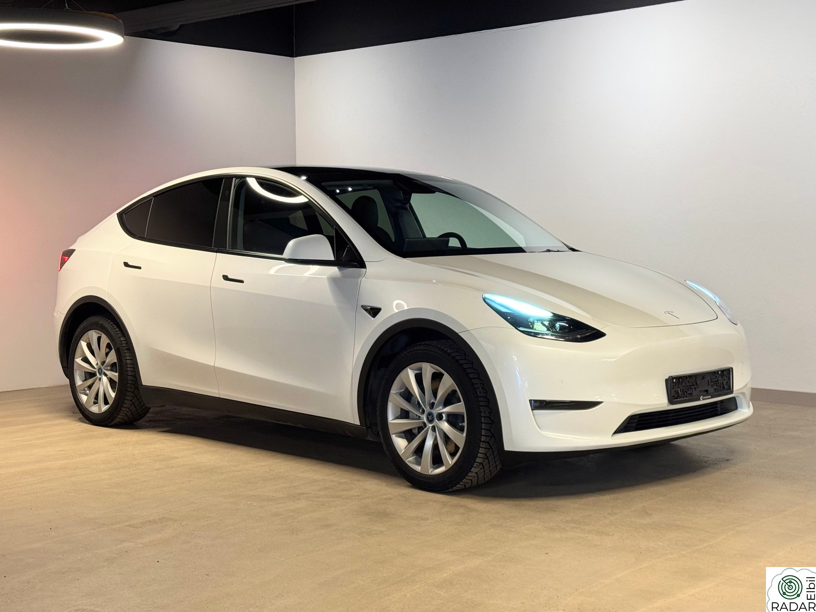 TESLA Model Y Long Range AWD / 1 eier / Hengerfeste / Autopilot / +++