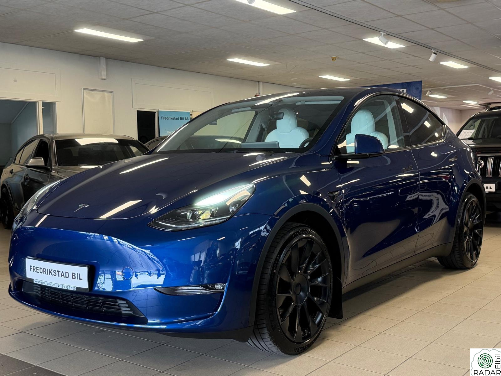 TESLA Model Y LONGRANGE-AWD-PREMIUM-SKINN-KAMERA-VARMEPUMPE-ACC