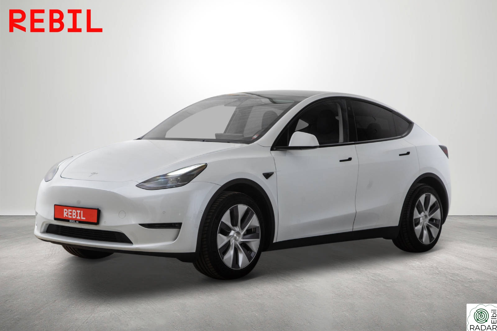 TESLA Model Y 542km(WLTP)/LR/AWD/Ryzen/Navi/R.kam/Pano/AP/V.pumpe
