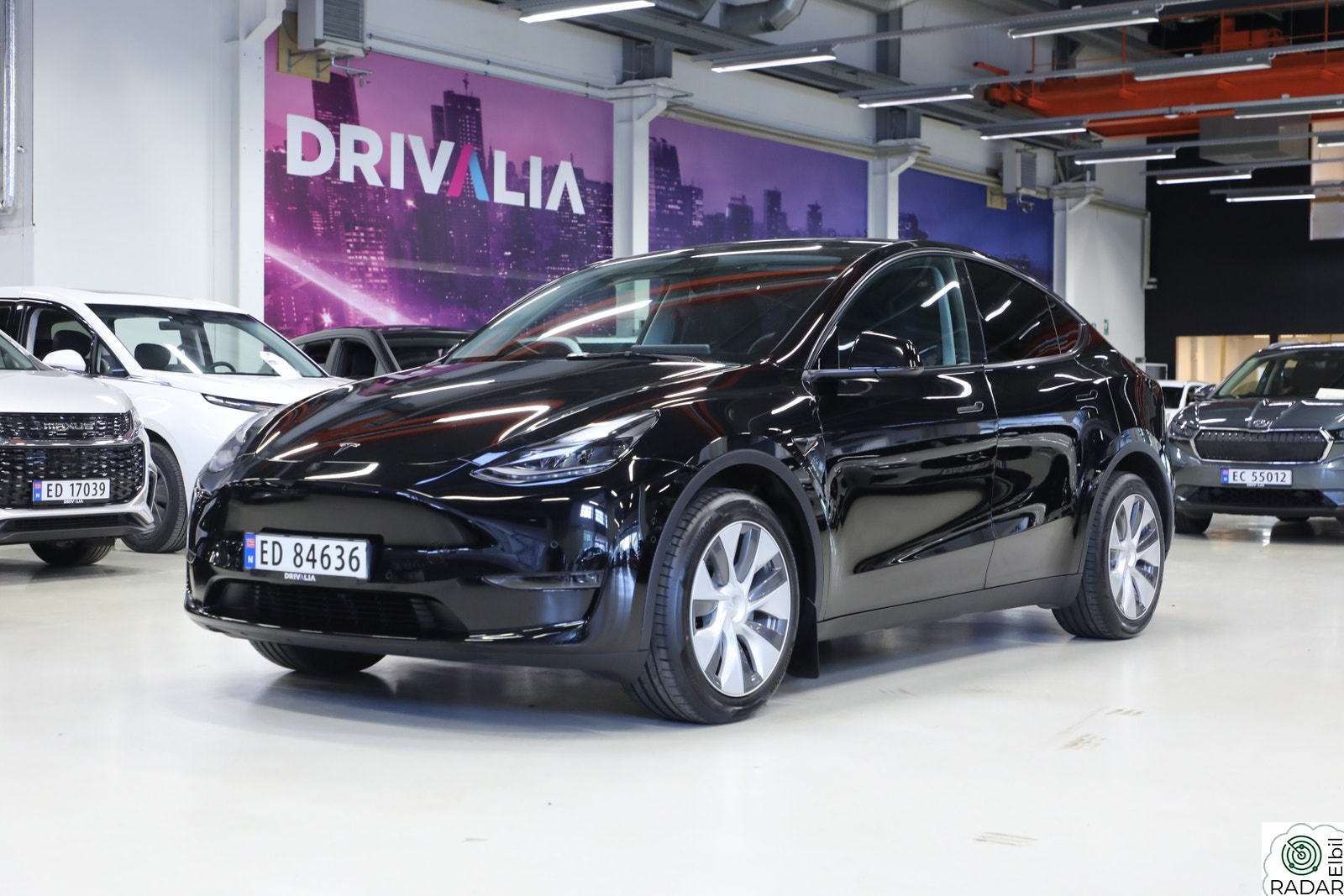 TESLA Model Y Long Range AWD Autopilot/Skinn/Led